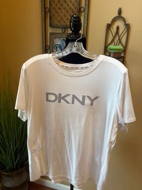 DKNY Women's White Short-Sleeve Logo Tee